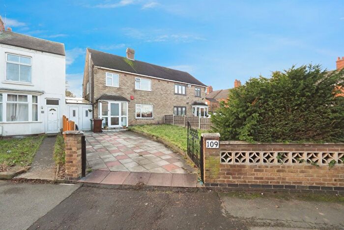 3 Bedroom Semi-Detached House For Sale In Empress Road, Loughborough, LE11