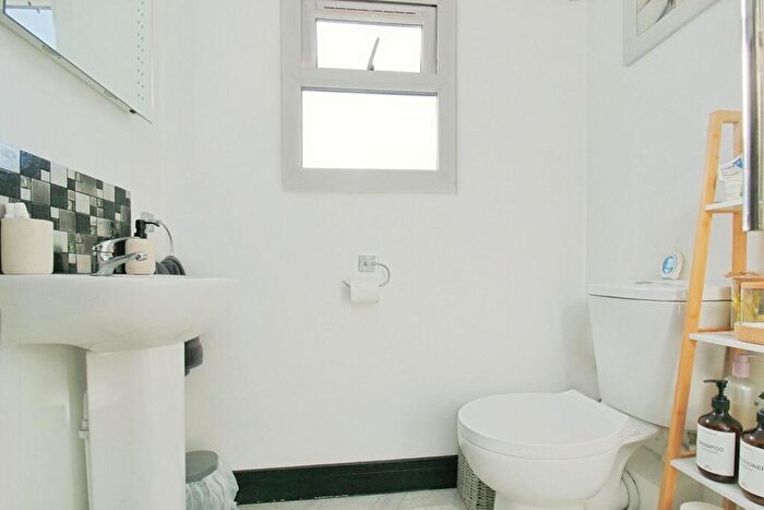 3 Bedroom End Of Terrace House For Sale In Harley Walk, Bramley, LS13