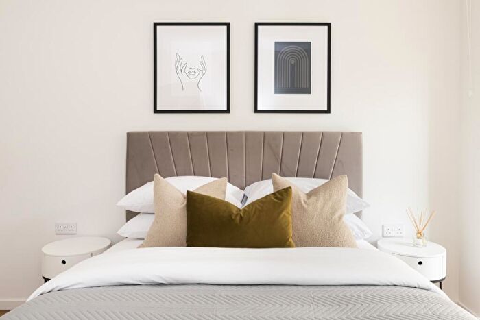 3 Bedroom Flat To Rent In Mighell Street, BN2