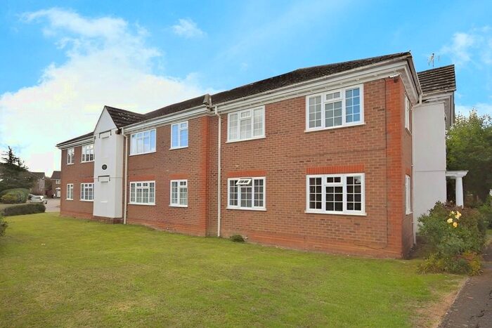 1 Bedroom Flat To Rent In Kingfisher Way, Bicester, Oxfordshire, OX26