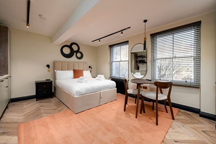 1 Bedroom Flat To Rent In Chalton Street, London Hy, Uk, London, NW1