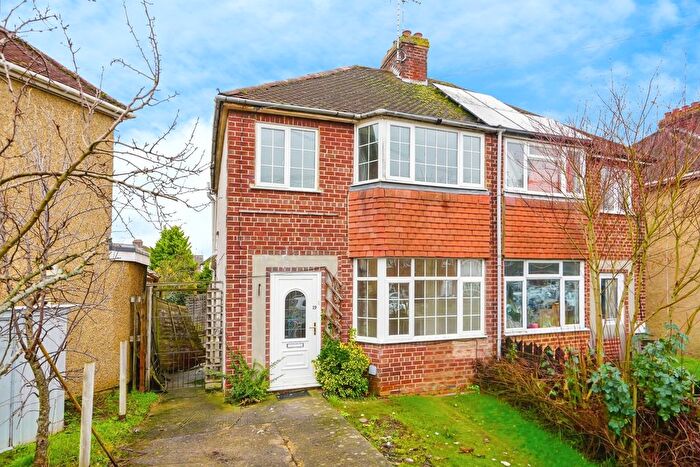 3 Bedroom Semi-Detached House For Sale In Fergusson Road, Banbury, Oxfordshire, OX16