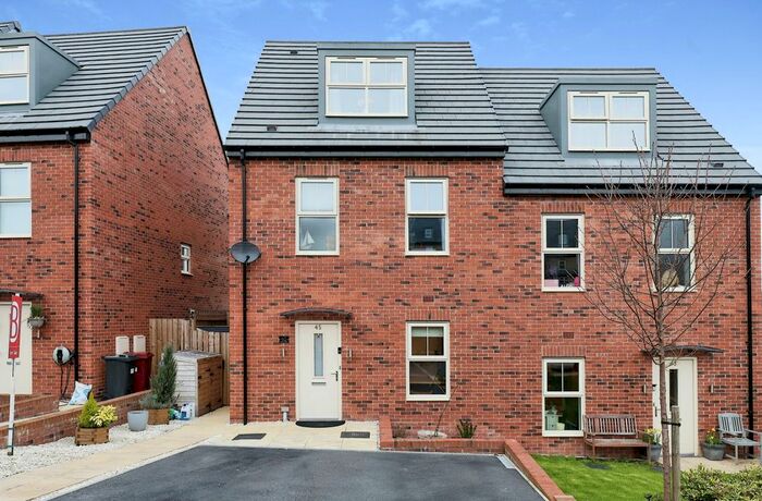 4 Bedroom Semi-Detached House For Sale In Tivey Road, Eckington, Sheffield, Derbyshire, S21
