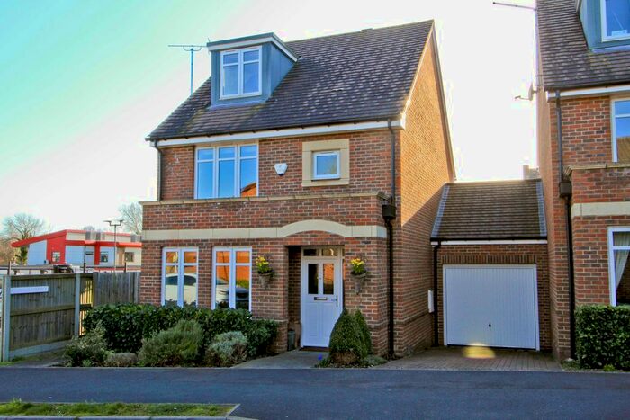 4 Bedroom Detached House To Rent In Cyrus Terrace, Pentland Way, Ickenham, Uxbridge, UB10