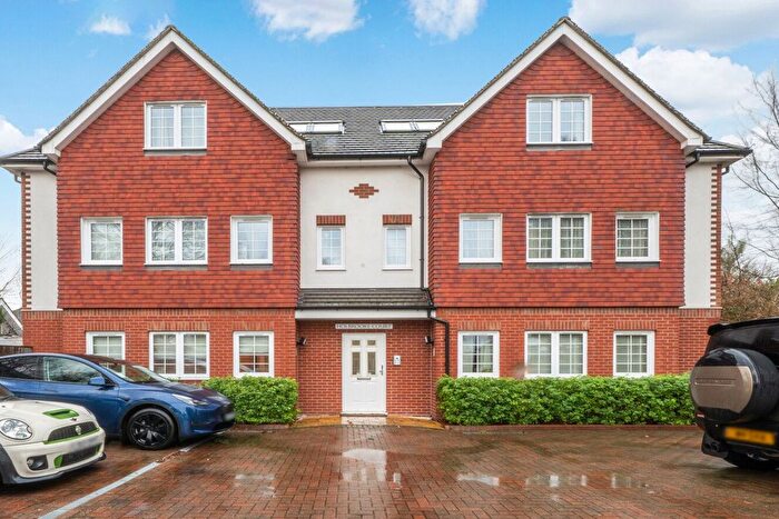 3 Bedroom Flat For Sale In Orchard Avenue, Shirley, Croydon, Surrey, CR0