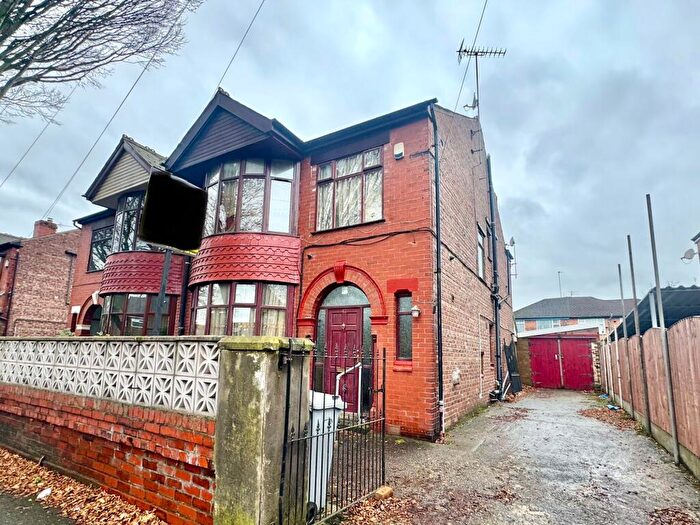 4 Bedroom Semi Detached House For Sale In Reynolds Road, Manchester, M16