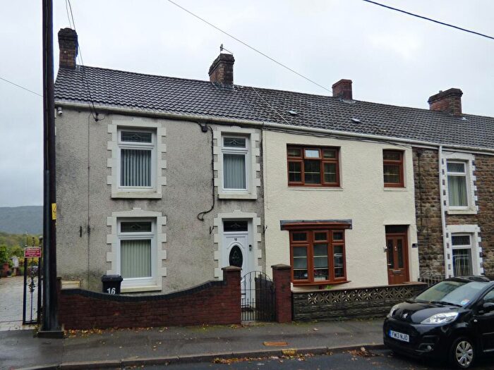 3 Bedroom End Of Terrace House To Rent In Rosser Terrace, Cilfrew, Neath ., SA10