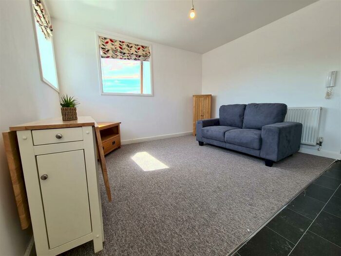 2 Bedroom Flat To Rent In Flat Coppers Court, Ferrars Road, Huntingdon, PE29