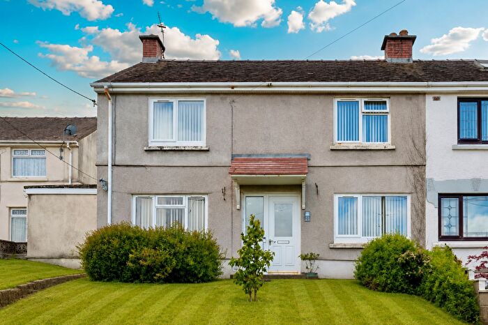 3 Bedroom Semi-Detached House For Sale In Coedmawr, Ponthenry, SA15