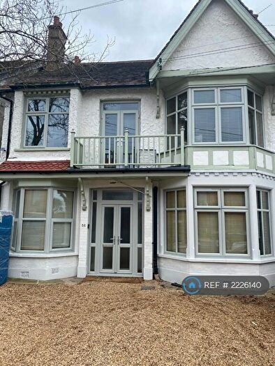 Studio To Rent In Crowstone Avenue, Westcliff-On-Sea, SS0