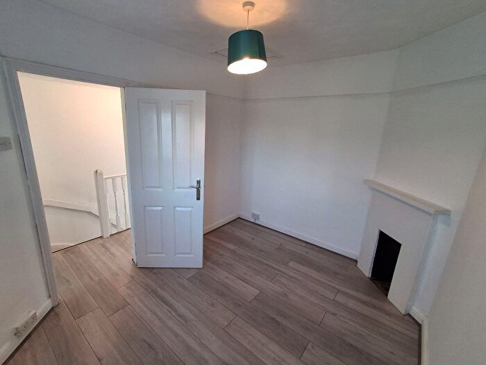 3 Bedroom Semi-Detached House To Rent In Stonehaven Road, Aylesbury, HP19