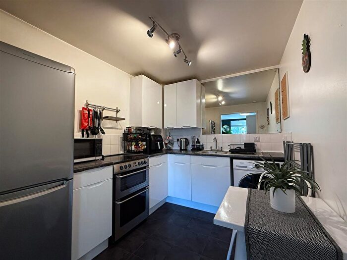 1 Bedroom Flat For Sale In Booth House, High Street, Brentford, TW8