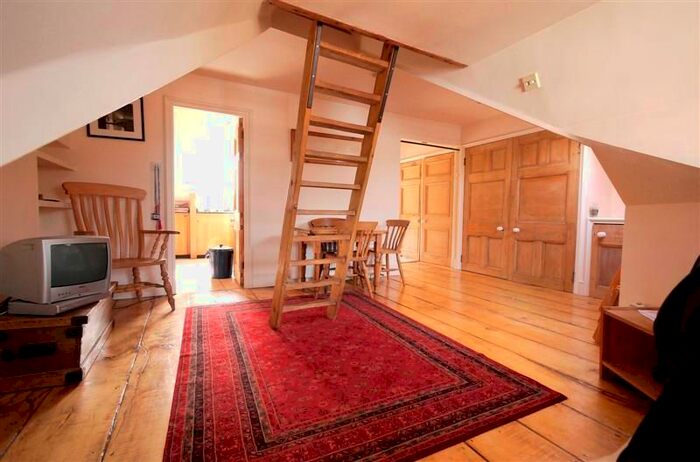 Studio To Rent In Lincoln Road, East Finchley, N2