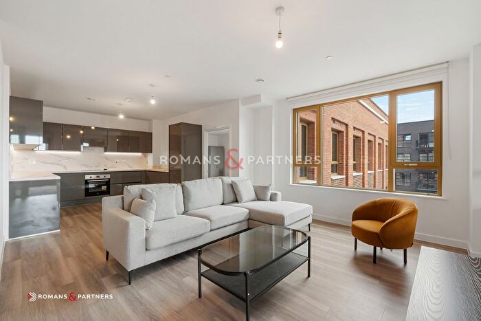 3 Bedroom Flat To Rent In Vista Heights, South Bermondsey, SE15