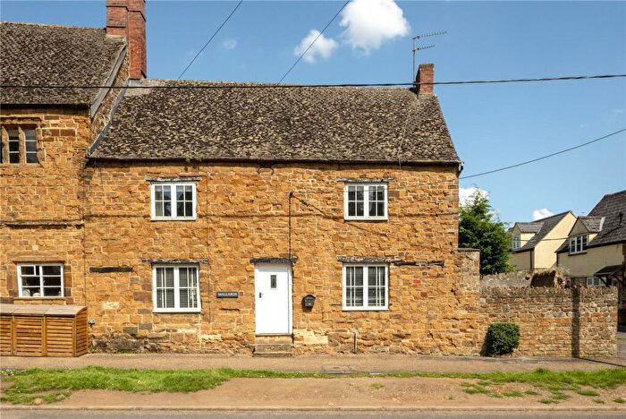 4 Bedroom Semi-Detached House For Sale In New Street, Deddington, Banbury, Oxfordshire, OX15