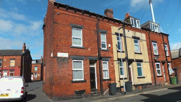 2 Bedroom Terraced House To Rent In Highthorne Grove, Leeds, West Yorkshire, LS12