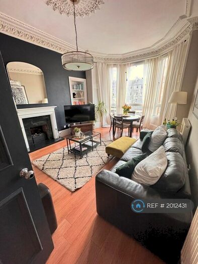 3 Bedroom Flat To Rent In Finlay Drive, Glasgow, G31