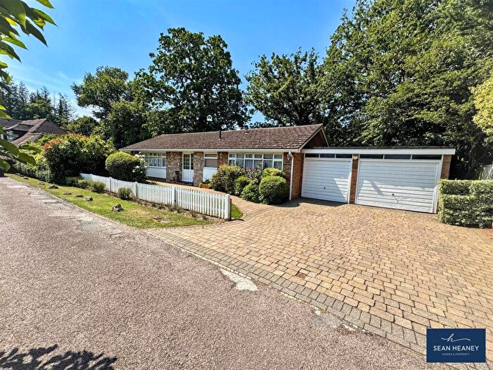 2 Bedroom Detached Bungalow For Sale In Windmill Lane, Barnet, EN5