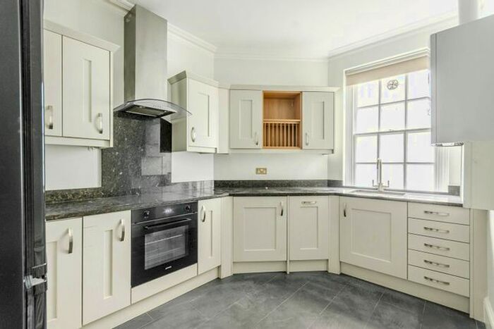 2 Bedroom Flat To Rent In Broad Court, Covent Garden, London, WC2B