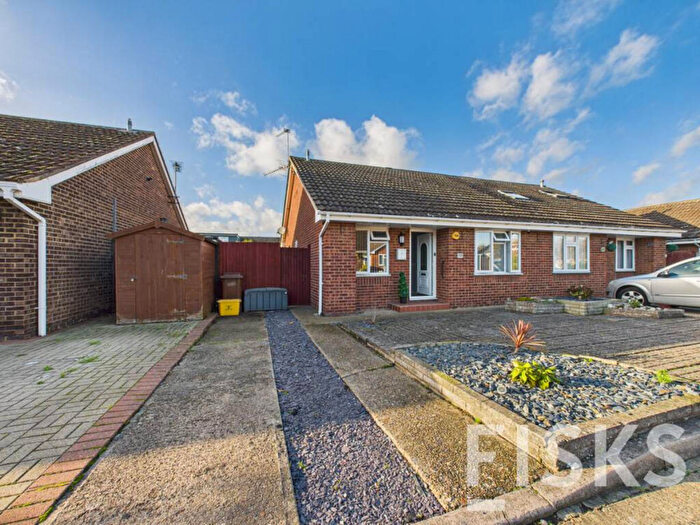 2 Bedroom Semi-Detached Bungalow For Sale In Brookside, Canvey Island, SS8