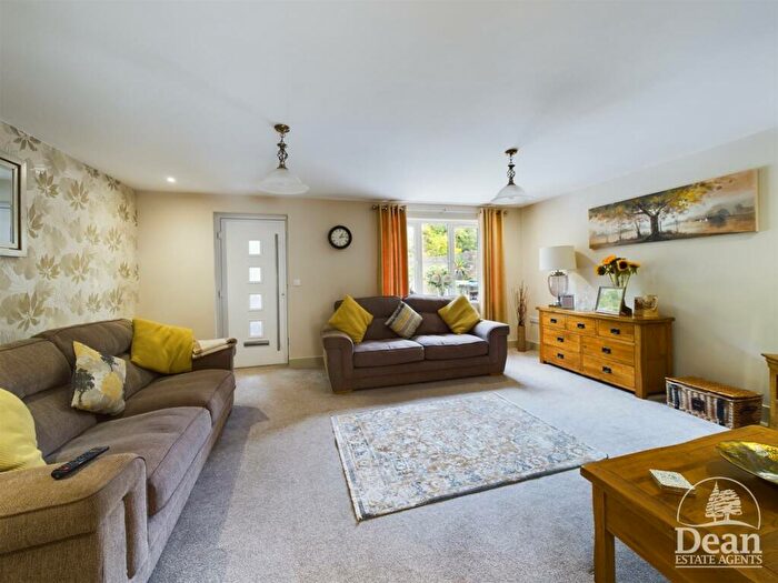 4 Bedroom Detached House For Sale In Causeway Road, Cinderford, GL14