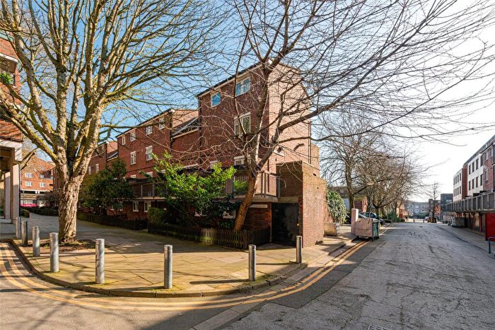 4 Bedroom Property For Sale In Falconer Walk, Islington, London, N7