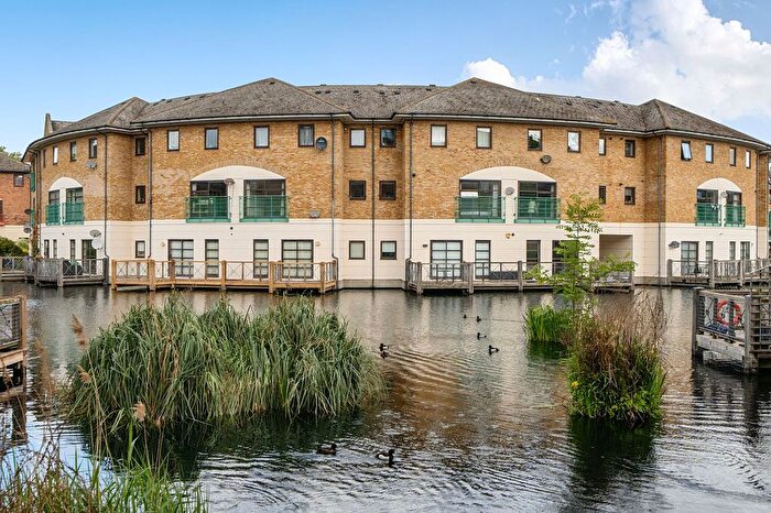 2 Bedroom Flat For Sale In Plover Way, London, SE16