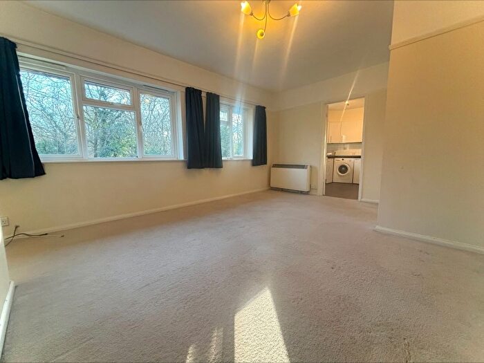2 Bedroom Maisonette To Rent In Collier Close, West Ewell, KT19
