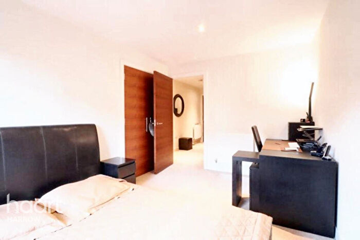 1 Bedroom Apartment For Sale In Howard Road, Stanmore, HA7