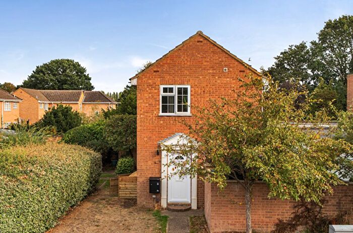 1 Bedroom End Terrace House For Sale In Walton On Thames, KT12