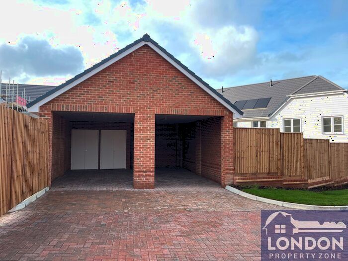 3 Bedroom Semi-Detached House To Rent In Omaha Grove, Tonbridge, TN12