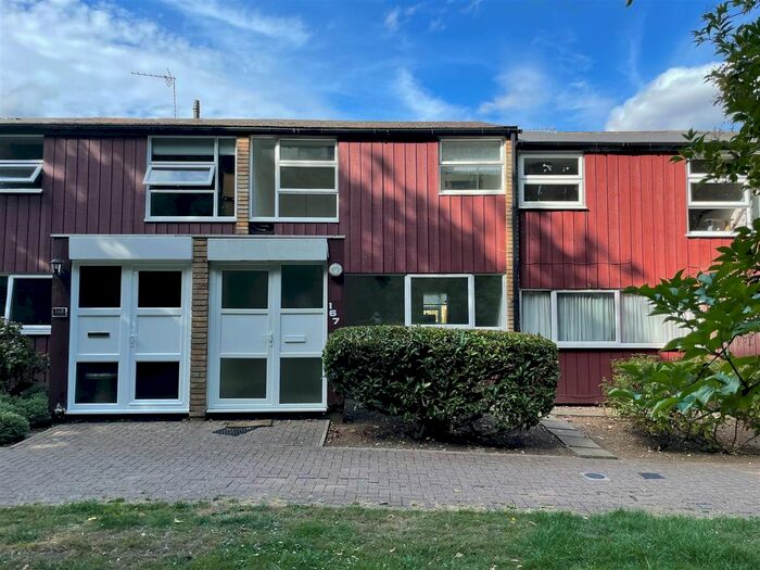 Terraced House To Rent In Millfield, New Ash Green, Longfield, DA3