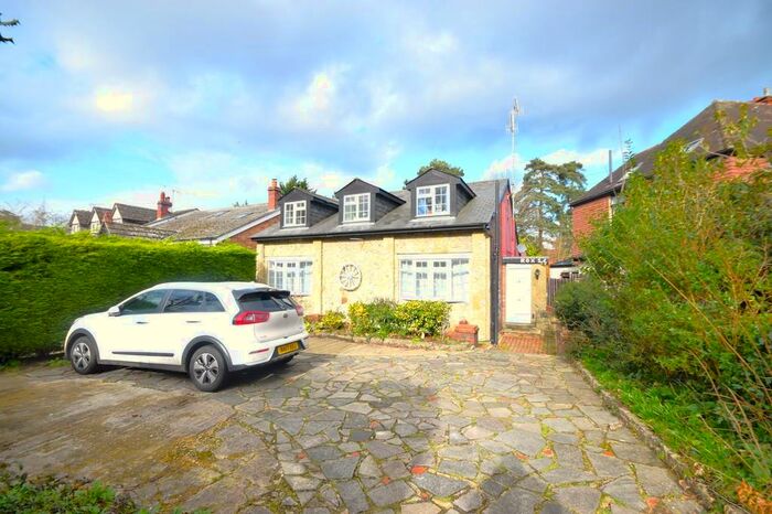 3 Bedroom Apartment To Rent In Onslow Crescent, Woking, GU22