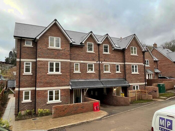 2 Bedroom Flat To Rent In Walsham Close, Hemel Hempstead, HP1