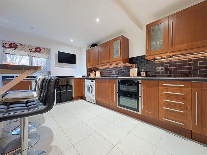 2 Bedroom Terraced House For Sale In Hockley Close, Basildon, SS14