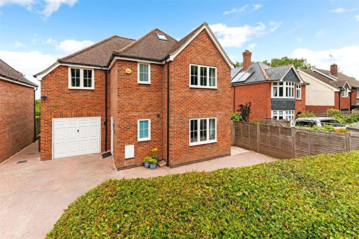 4 Bedroom Country House For Sale In Hedgerows, Charter Alley, RG26