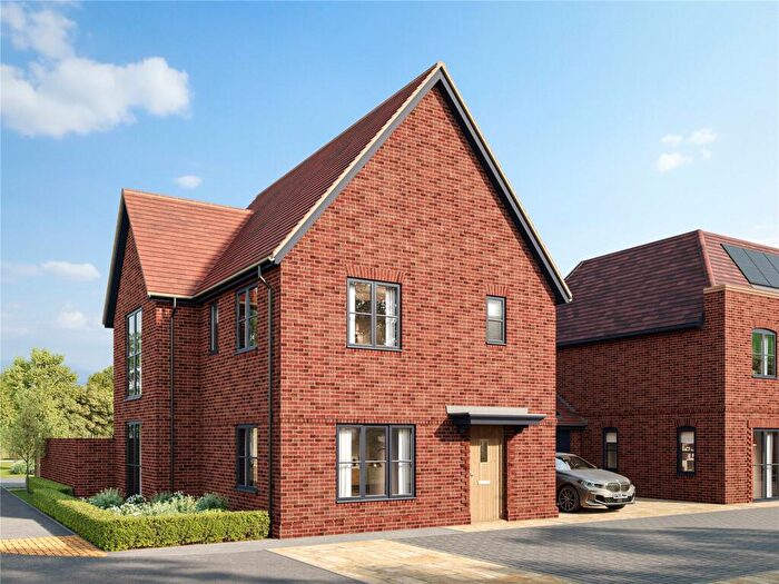 3 Bedroom Detached House For Sale In Brookwood Road, Petersfield, Hampshire, GU31