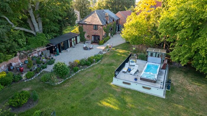 3 Bedroom Detached House For Sale In Beckingham Road, Walkeringham, Doncaster, DN10