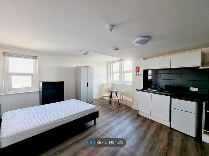 Studio To Rent In London, London, SE18