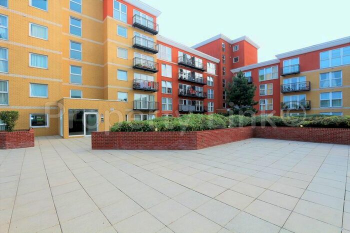1 Bedroom Flat To Rent In Monarch Way, Ilford, IG2