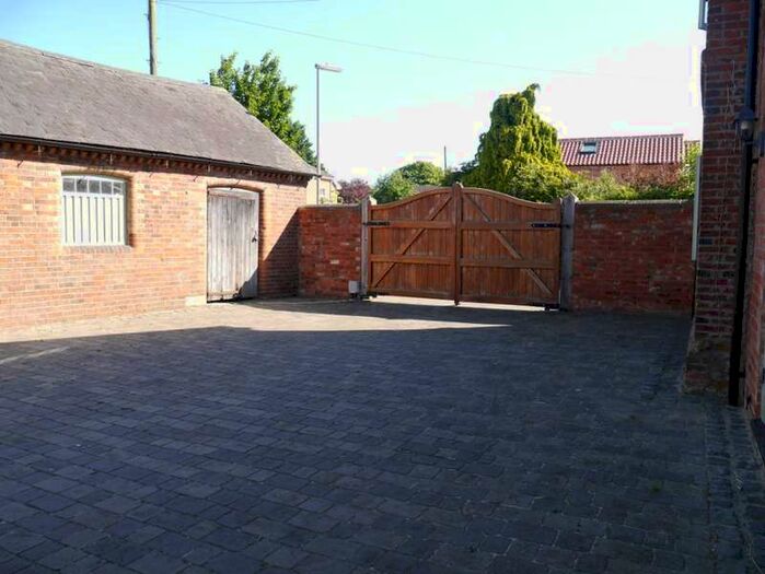 5 Bedroom Property To Rent In Bolton Lane Hose, LE14