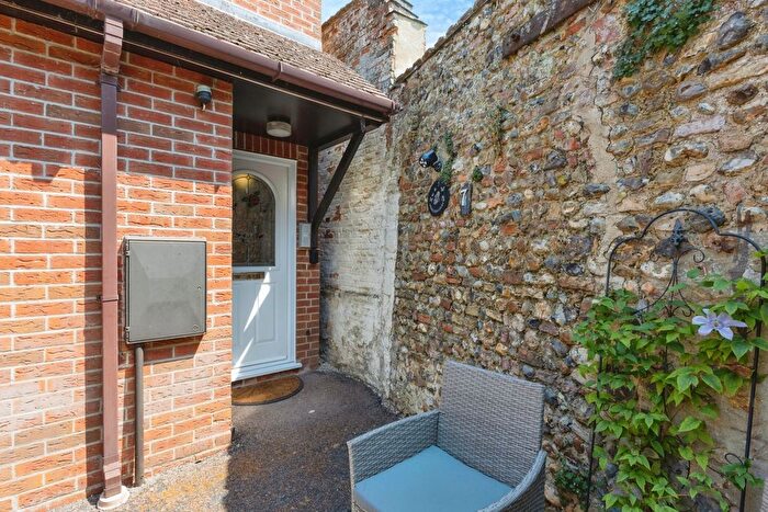 2 Bedroom Flat For Sale In Middleton Court, Wymondham, Norfolk, NR18