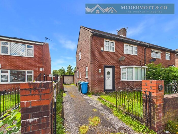 3 Bedroom Semi-Detached House For Sale In Hibbert Crescent, Failsworth, M35