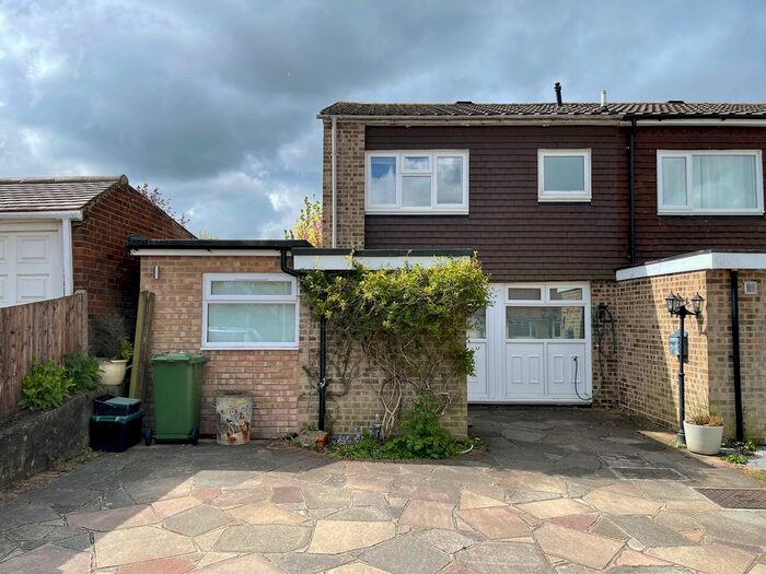 3 Bedroom End Of Terrace House To Rent In Andover Road, Orpington, BR6