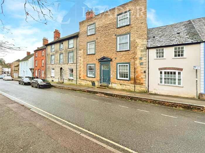2 Bedroom Flat To Rent In Marlborough Street, Faringdon, Oxfordshire, SN7
