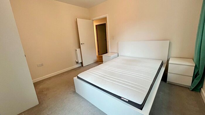 3 Bedroom Flat To Rent In Forest Road, London, E17
