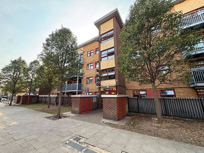 1 Bedroom Flat For Sale In Cooke Street, Barking, IG11