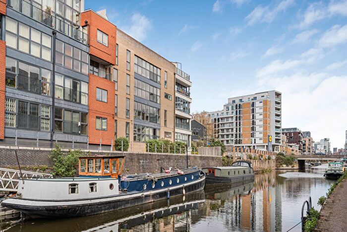 2 Bedroom Flat For Sale In St. Annes Street, London, E14