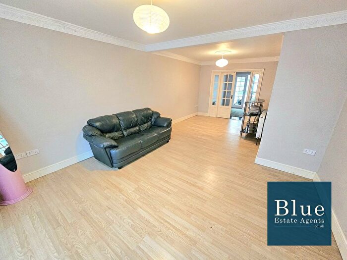 3 Bedroom Semi Detached House To Rent In Clare Road, Staines-Upon-Thames, TW19
