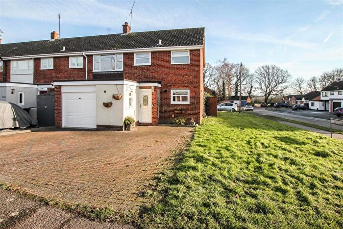 3 Bedroom Semi-Detached House For Sale In Wyatts Green Lane, Wyatts Green, Brentwood, CM15